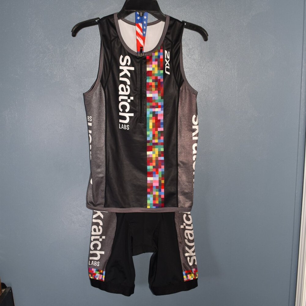 2XU Tri-suit Men's Jersey size Large, shorts size M  ( jersey and shorts)